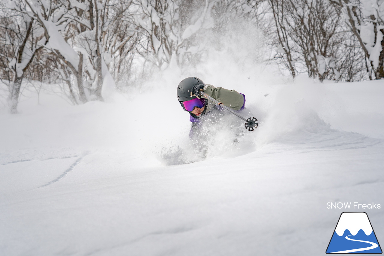サッポロテイネ｜プロスキーヤー・中西太洋さんが、今季 SNOW Freaks 初登場。コンディション良好なゲレンデ＆パウダーを滑る、そして、撮る！
